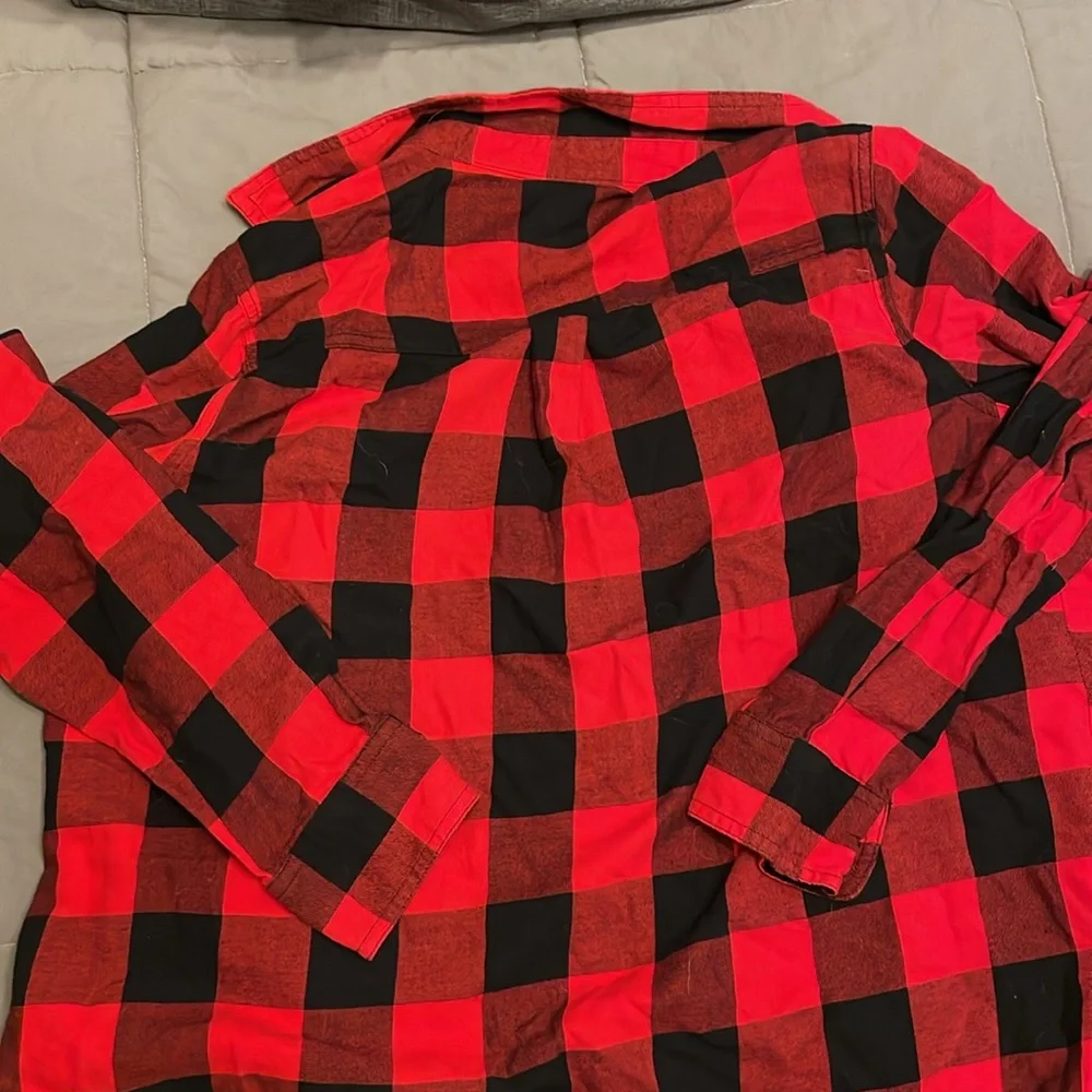 Large cozy black and red flannel - Picture 4 of 4